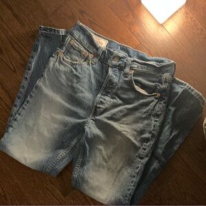 Gap - High Rise Cheeky Straight Jean